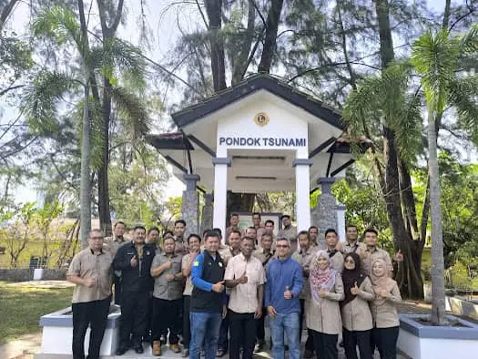 Group photograph from a PEJ Daerah dan Tanah Perak Tengah engagement